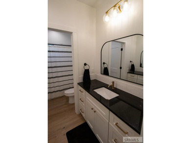 Don't miss out on this beautiful, nearly new, recently vacated - photo 31