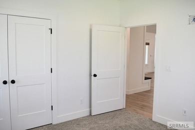 Don't miss out on this beautiful, nearly new, recently vacated - photo 34