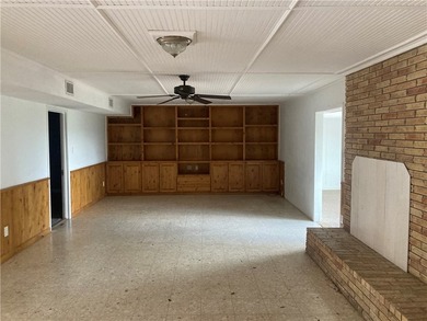 Riverfront, two-story home in Calallen ISD. Three-bedroom 2.5 - photo 4