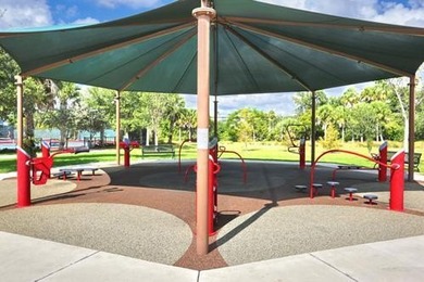 Beautifully well maintained condo by the owners. Great location - photo 44