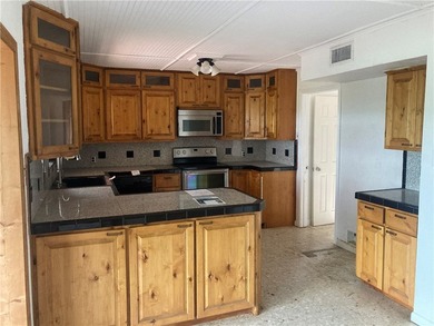 Riverfront, two-story home in Calallen ISD. Three-bedroom 2.5 - photo 5