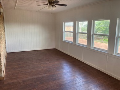 Riverfront, two-story home in Calallen ISD. Three-bedroom 2.5 - photo 6