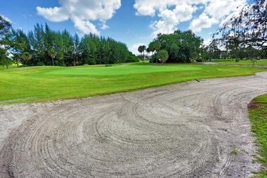 Beautifully well maintained condo by the owners. Great location - photo 50