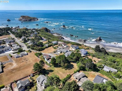 GATED FLAT .65 AC LOT WITH BEAUTIFUL OCEAN VIEW. This lot is NOT - photo 2