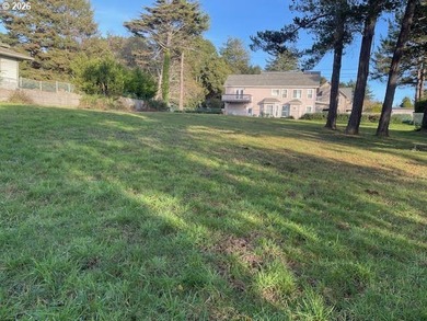 GATED FLAT .65 AC LOT WITH BEAUTIFUL OCEAN VIEW. This lot is NOT - photo 9