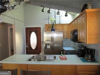 Rare opportunity to buy in the Alpines of Helen! Beautifully - photo 11