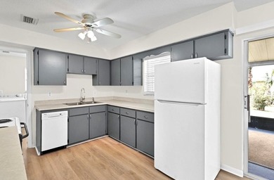 Welcome home to *Four Oaks*! This cute 2 bedroom/1 bathroom home - photo 11