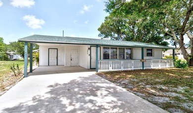 Welcome home to *Four Oaks*! This cute 2 bedroom/1 bathroom home - photo 33