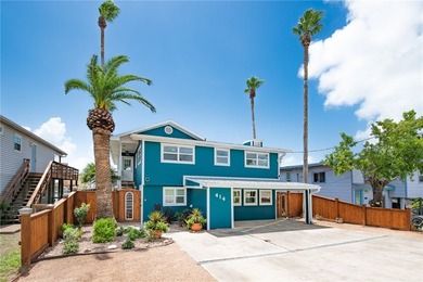 A truly exquisite coastal property offering an unparalleled - photo 1