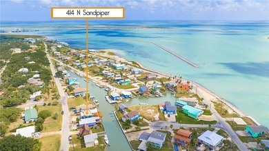A truly exquisite coastal property offering an unparalleled - photo 4