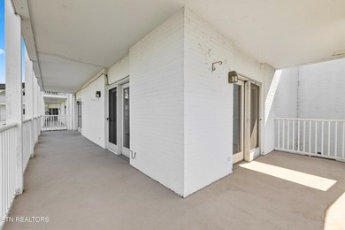 Welcome to the Westcliff Condominiums, one of Knoxville's - photo 13