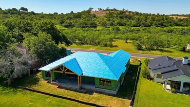 For buyers seeking a high-end custom spec home in Horseshoe Bay - photo 4