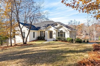 Lake Martin Home For Sale in Dadeville Alabama