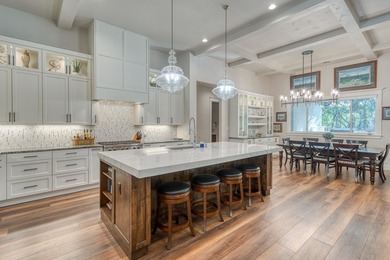 Estate living in the prestigious gated Horseshoe Bay equestrian - photo 12