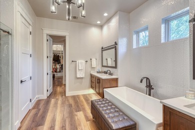 Estate living in the prestigious gated Horseshoe Bay equestrian - photo 14