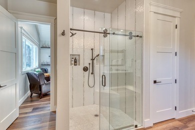 Estate living in the prestigious gated Horseshoe Bay equestrian - photo 15