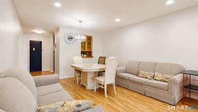 Welcome home to your spacious 2 bedrooms and 2 full bathrooms - photo 3
