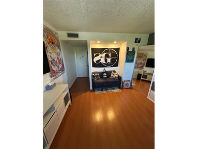 Attention!!GREAT OPPORTUNITY TO OWN IN THIS QUIET CONDO AND