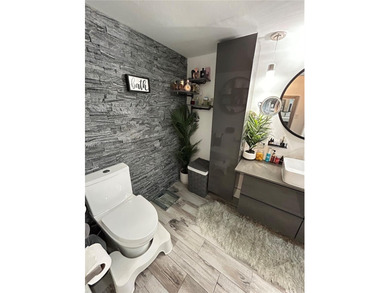 Attention!!GREAT OPPORTUNITY TO OWN IN THIS QUIET CONDO AND