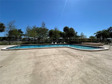 Attention!!GREAT OPPORTUNITY TO OWN IN THIS QUIET CONDO AND