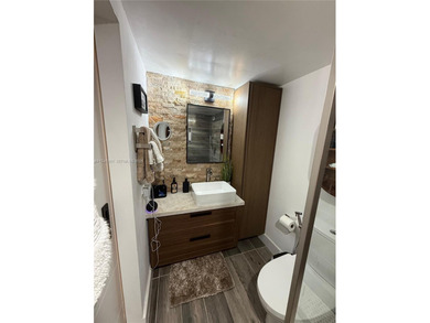 Attention!!GREAT OPPORTUNITY TO OWN IN THIS QUIET CONDO AND