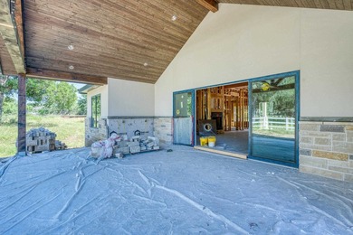 Discover a rare offering in the heart of Horseshoe Bay, ideally - photo 6