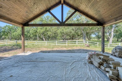 Discover a rare offering in the heart of Horseshoe Bay, ideally - photo 7