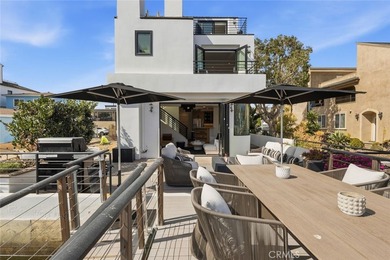 Completely remodeled luxury bayfront duplex in Newport Beach - photo 12