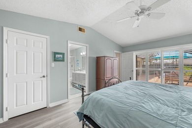 Move-in ready 2BR/2BA villa featuring a rare oversized 1.5-car - photo 12