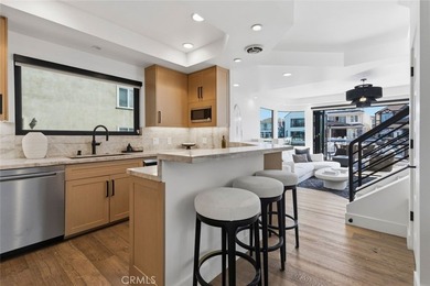 Completely remodeled luxury bayfront duplex in Newport Beach - photo 18