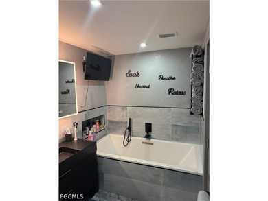 Waterfront Gulf-Access Pool Home - Fully Renovated Experience - photo 19