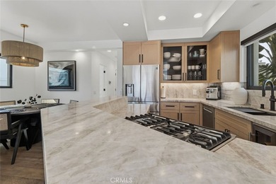 Completely remodeled luxury bayfront duplex in Newport Beach - photo 20