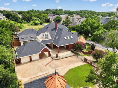 Welcome to an exceptional residence in the prestigious gated Bay - photo 1
