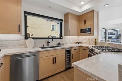 Completely remodeled luxury bayfront duplex in Newport Beach - photo 22