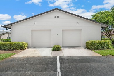 Move-in ready 2BR/2BA villa featuring a rare oversized 1.5-car - photo 22