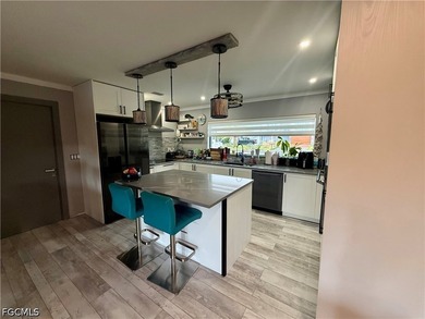 Waterfront Gulf-Access Pool Home - Fully Renovated Experience - photo 25