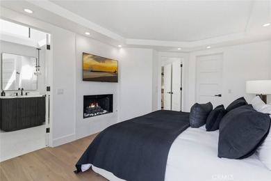 Completely remodeled luxury bayfront duplex in Newport Beach - photo 27