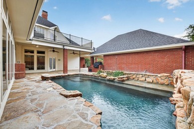 Welcome to an exceptional residence in the prestigious gated Bay - photo 8