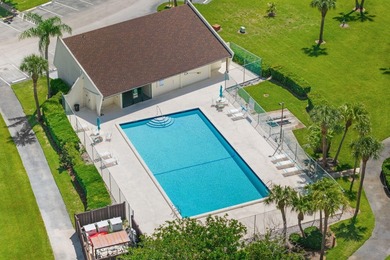 Move-in ready 2BR/2BA villa featuring a rare oversized 1.5-car - photo 28