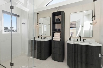 Completely remodeled luxury bayfront duplex in Newport Beach - photo 31