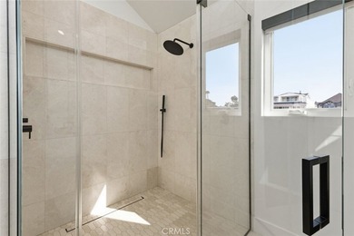 Completely remodeled luxury bayfront duplex in Newport Beach - photo 32