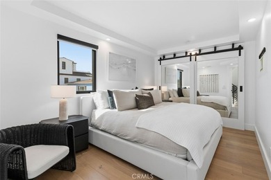 Completely remodeled luxury bayfront duplex in Newport Beach - photo 37