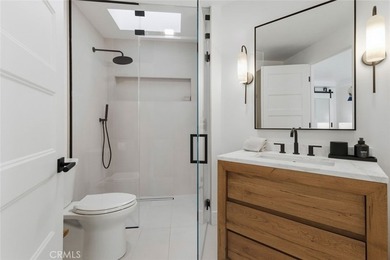 Completely remodeled luxury bayfront duplex in Newport Beach - photo 38