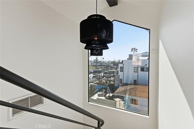 Completely remodeled luxury bayfront duplex in Newport Beach - photo 40