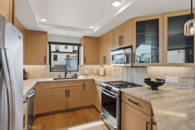 Completely remodeled luxury bayfront duplex in Newport Beach - photo 42