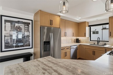 Completely remodeled luxury bayfront duplex in Newport Beach - photo 45