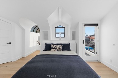 Completely remodeled luxury bayfront duplex in Newport Beach - photo 57