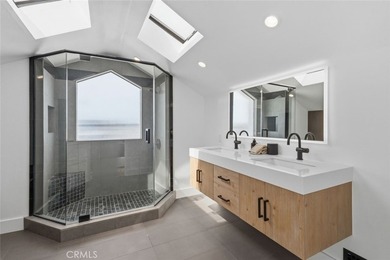 Completely remodeled luxury bayfront duplex in Newport Beach - photo 60