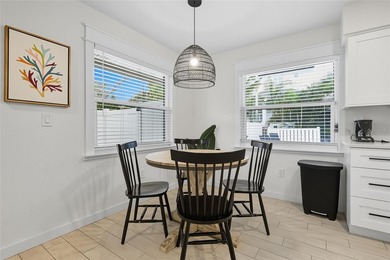 Welcome to *Pineapple Paradise* this luxury duplex is recently - photo 6