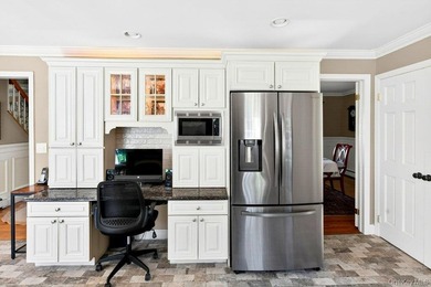 Charm meets convenience, and an abundance of space, in this - photo 13